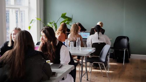 Event image for Pink Sunday in Gothenburg | From Cloud Basics to Career Growth